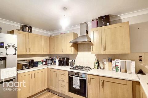 2 bedroom apartment for sale, Ranmore Path, Orpington