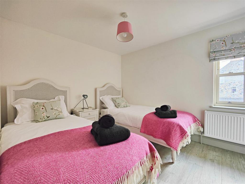Bedroom 2 (Front)