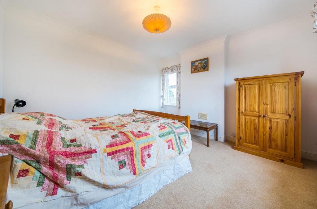 Bed3.jpg