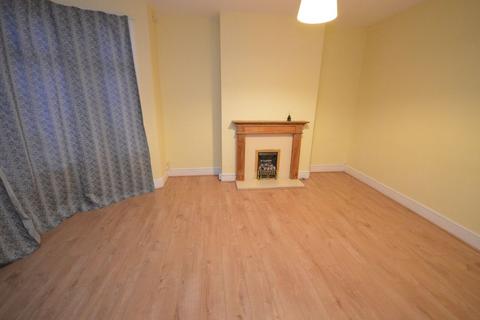 3 bedroom terraced house to rent, Lynford Gardens, Ilford