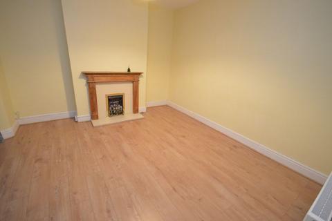 3 bedroom terraced house to rent, Lynford Gardens, Ilford