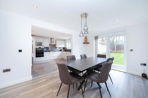 4 bedroom detached house for sale, Wellsfield, Hertfordshire WD23