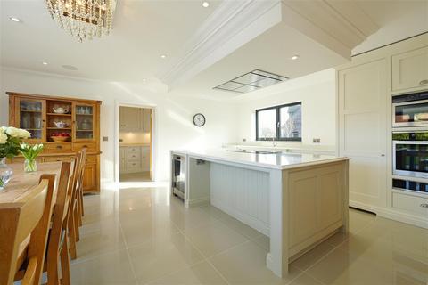 6 bedroom detached house for sale, Kiln Drive, Woodnesborough
