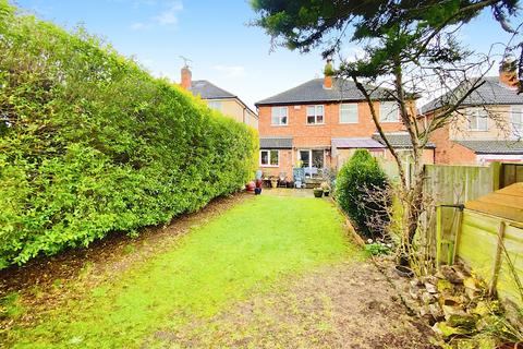 3 bedroom semi-detached house for sale, Evelyn Drive, Leicester, LE3