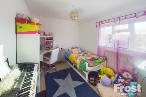 44 Fairfield Avenue, Datchet, Slough, SL3 9NF