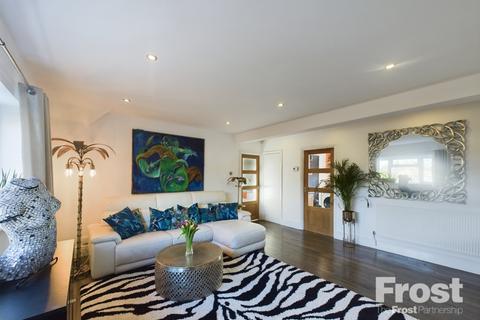 44 Fairfield Avenue, Datchet, Slough, SL3 9NF