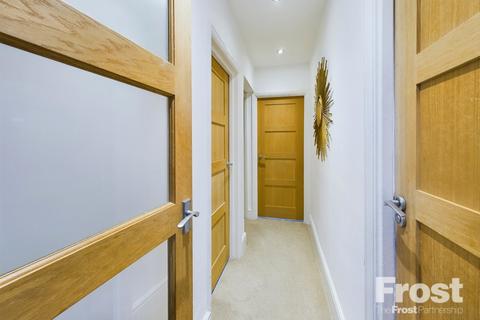 44 Fairfield Avenue, Datchet, Slough, SL3 9NF