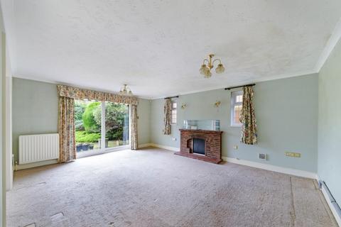 4 bedroom detached house for sale, Saxons, Tadworth KT20