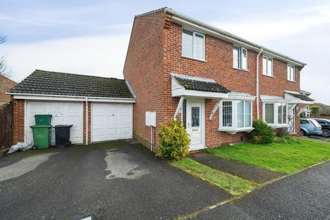 Fromont Drive,  Thatcham,  RG19