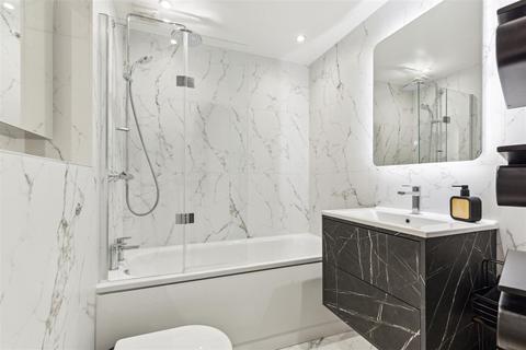 27 Fitzroy Crescent, London, W4 3EL