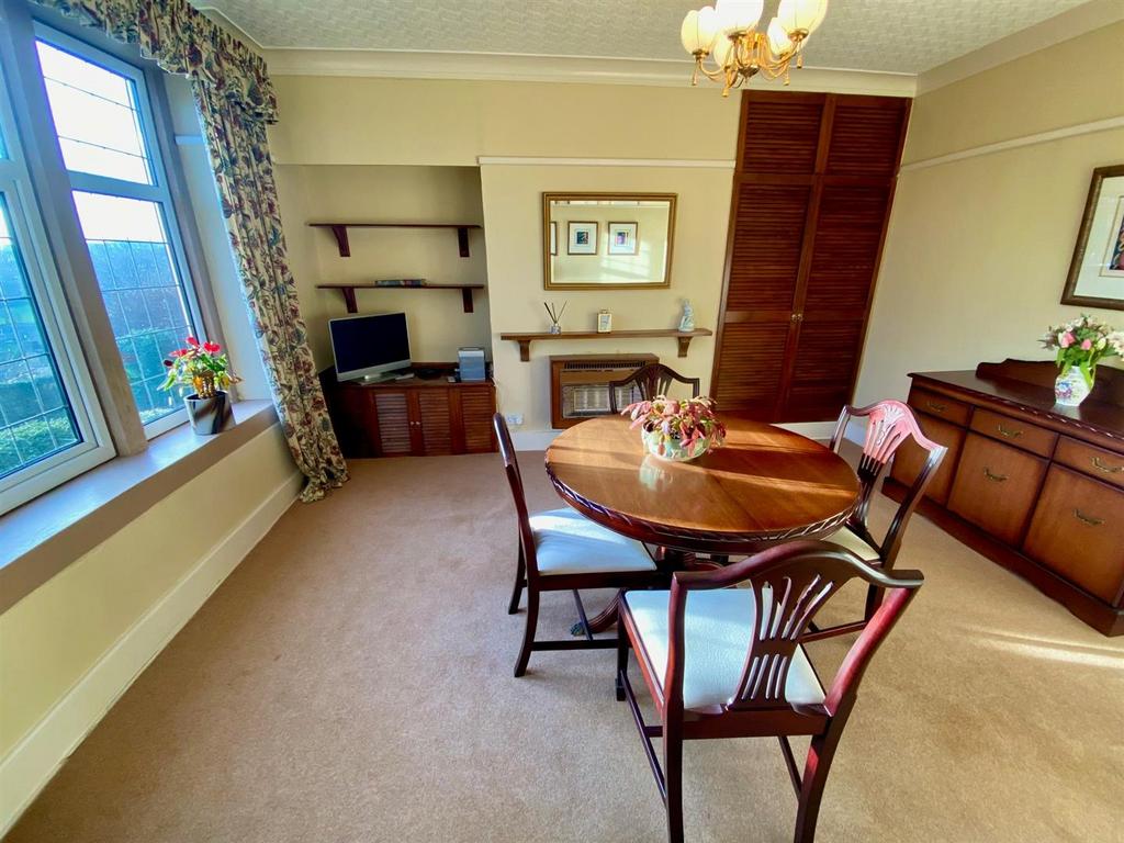 Dining room.jpg