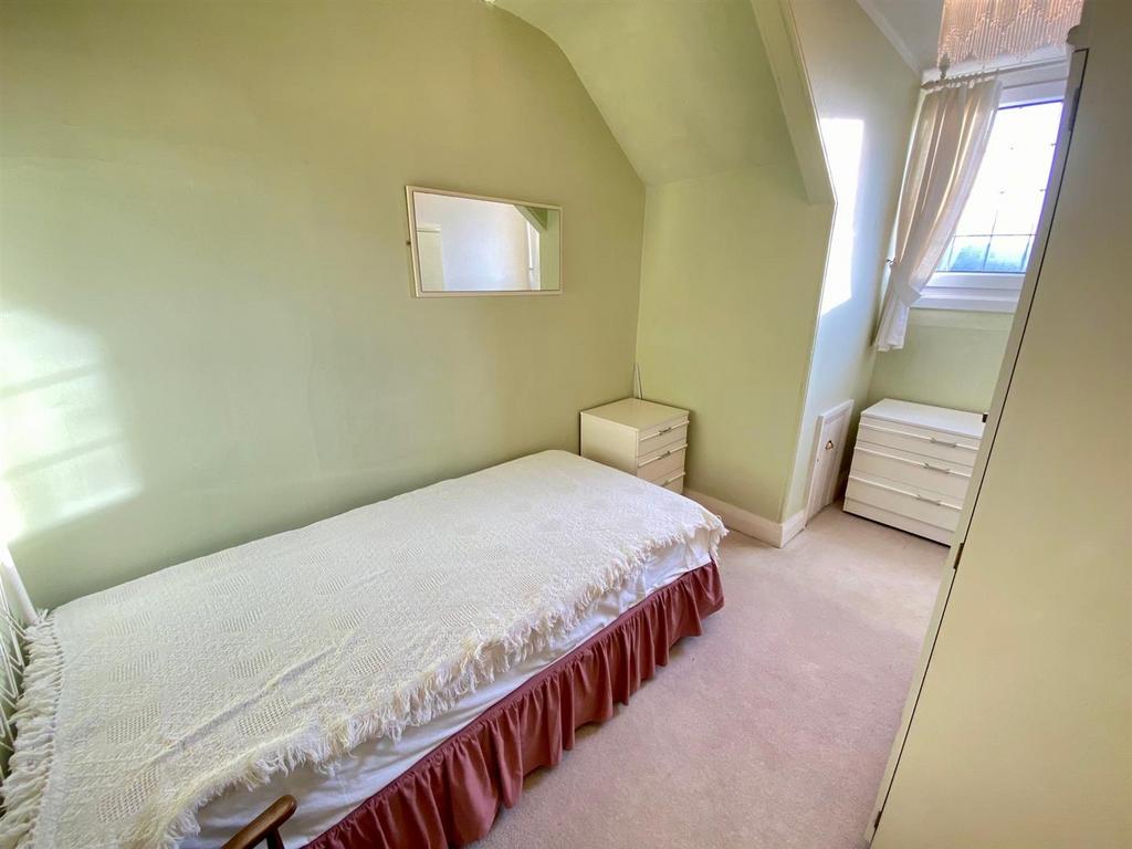 Bed 3.jpg