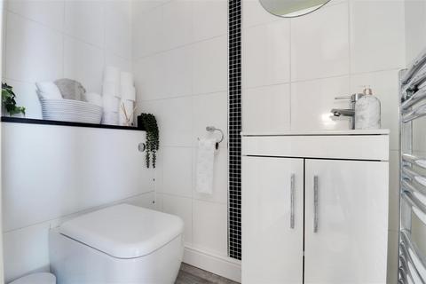 42 Beverley Road, Hessle, HU13 9BJ