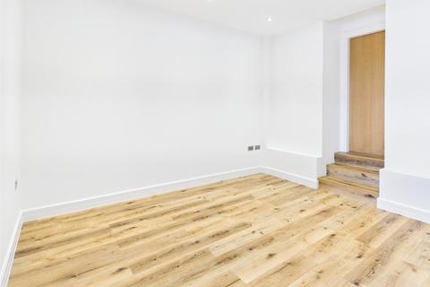 1 bedroom apartment to rent, Radnor Road, Twickenham