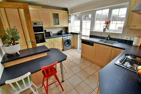 3 bedroom end of terrace house for sale, Warren Walk, Ferndown, BH22