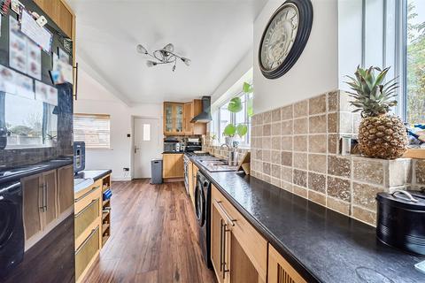 5 bedroom detached house for sale, James Road, Kidderminster