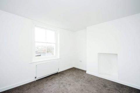 2 bedroom apartment to rent, Mount Nod Road, Lambeth SW16