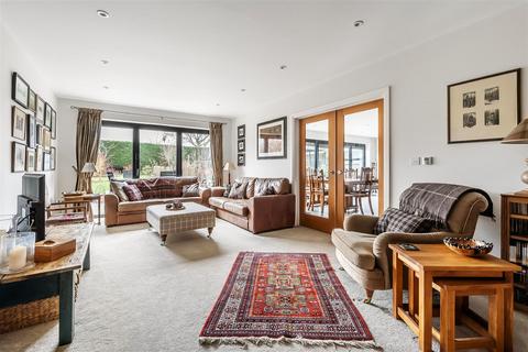 16 School Lane, Fetcham, Leatherhead, KT22 9JU