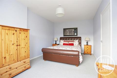 2 bedroom chalet for sale, Marsh Road, Oulton Broad, Suffolk