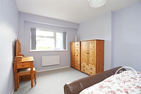 2 bedroom chalet for sale, Marsh Road, Oulton Broad, Suffolk