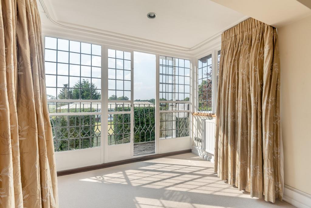 Principal To Balcony