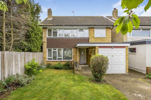 3 bedroom house to rent, Saxonbury Avenue, Sunbury-On-Thames TW16