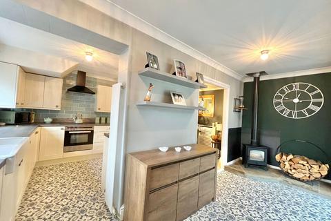 55 Hall Royd Walk, Silkstone Common, Barnsley, S75 4QB