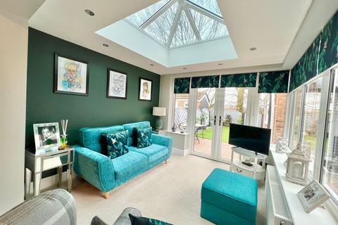 55 Hall Royd Walk, Silkstone Common, Barnsley, S75 4QB