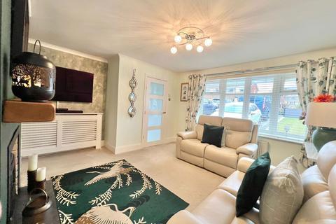 55 Hall Royd Walk, Silkstone Common, Barnsley, S75 4QB