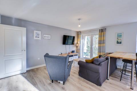 2 bedroom flat for sale, Cornmill View, Horsforth, Leeds, West Yorkshire, LS18