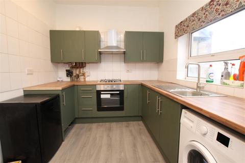 2 bedroom flat to rent, Warley Hill, Warley, Brentwood