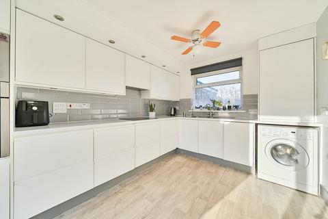 3 bedroom end of terrace house for sale, West Street, Faversham, ME13