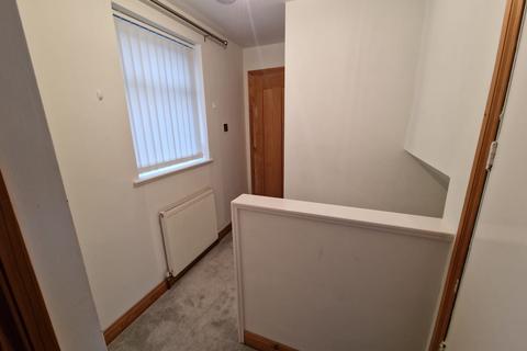 2 bedroom terraced house to rent, Welshpool Close, Hull, Yorkshire, HU7