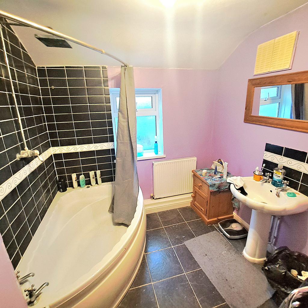Upstairs Bathroom