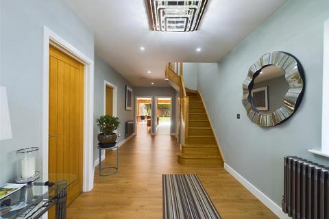 14 Ellesmere Close, Ruislip, HA4 7PQ