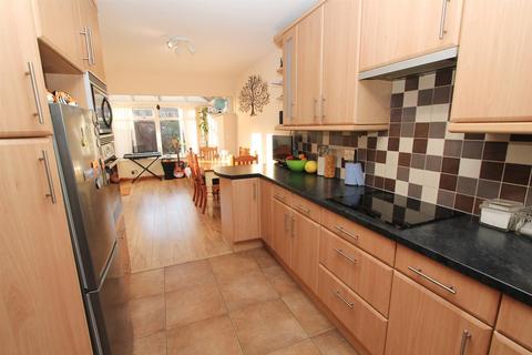 2 bedroom terraced house for sale, Brabazon Avenue, Wallington SM6