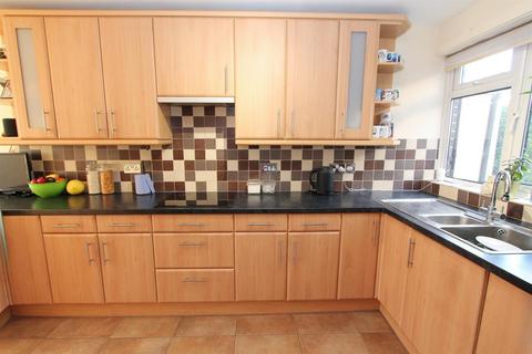 9 Brabazon Avenue, Wallington, SM6 9ES