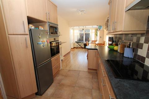 9 Brabazon Avenue, Wallington, SM6 9ES
