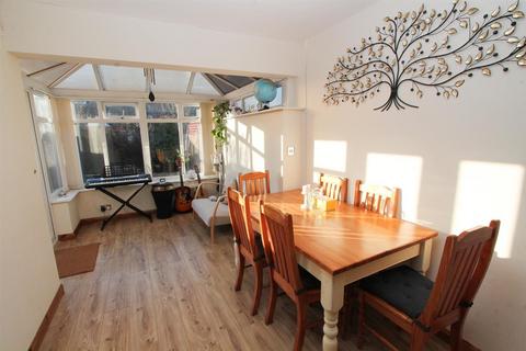 9 Brabazon Avenue, Wallington, SM6 9ES