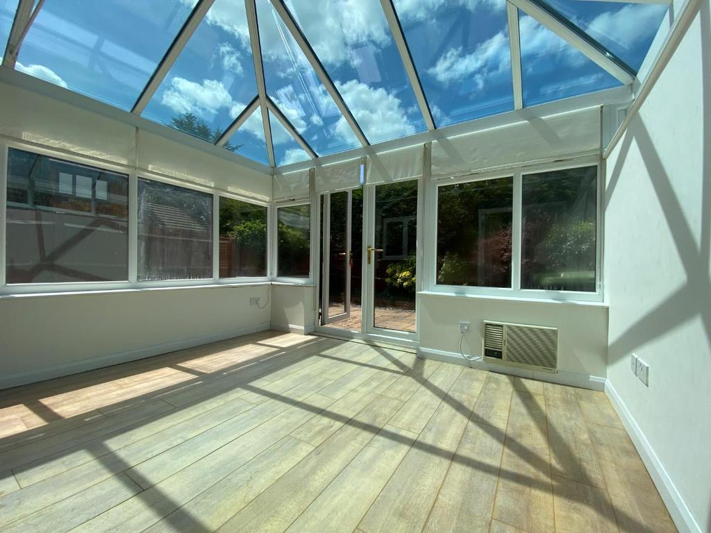 4.3m x 3.5m