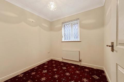 6 Brewster Close, Halstead, CO9 1PW