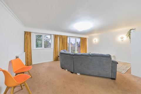 3 bedroom apartment to rent, Eastbury Avenue,  Northwood,  HA6