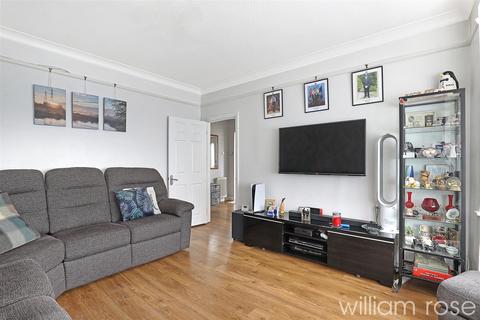 4 bedroom semi-detached house for sale, Moreland Way, London E4