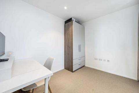 2 bedroom flat to rent, Spectrum Way, London SW18