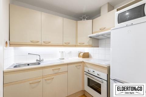 1 bedroom flat for sale, Clanricarde Gardens, London W2