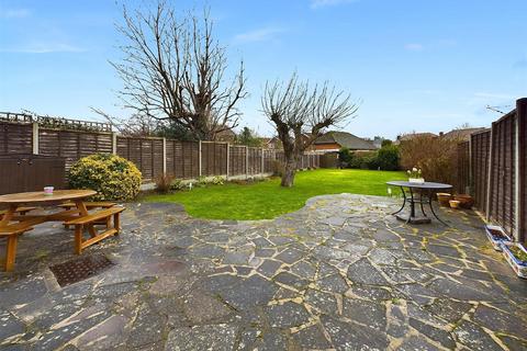 10 Farm Close, Ickenham, Uxbridge, UB10 8JB