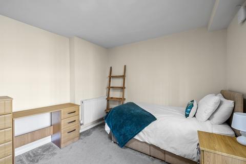 1 bedroom in a house share to rent, Christ The King, Plymouth PL2