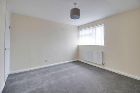 3 bedroom terraced house to rent, Hampden Way, St. Neots PE19