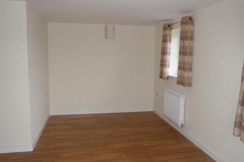 2 bedroom flat to rent, Dixon Close, Redditch, B97 6AJ