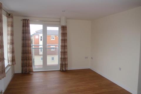 2 bedroom flat to rent, Dixon Close, Redditch, B97 6AJ